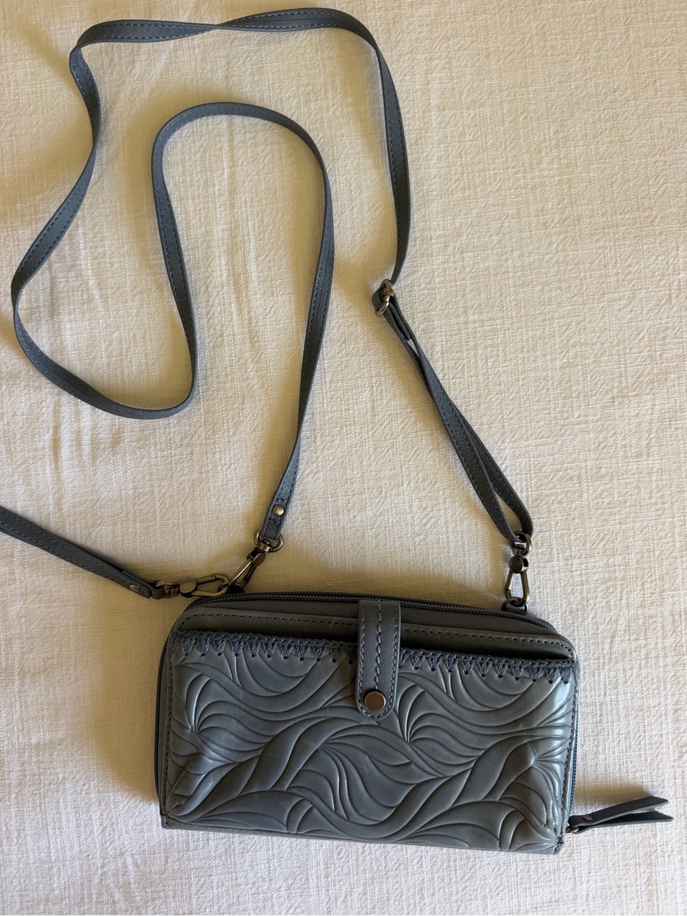 The sak Large Crossbody Wallet